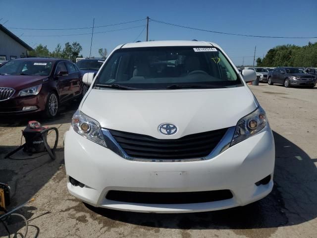 2013 Toyota Sienna LE