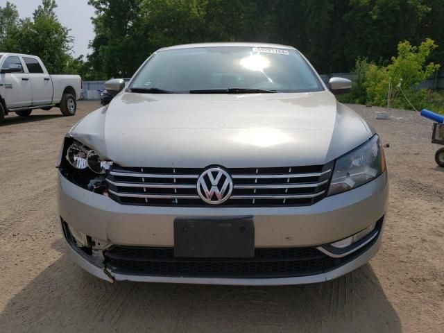 2013 Volkswagen Passat SEL