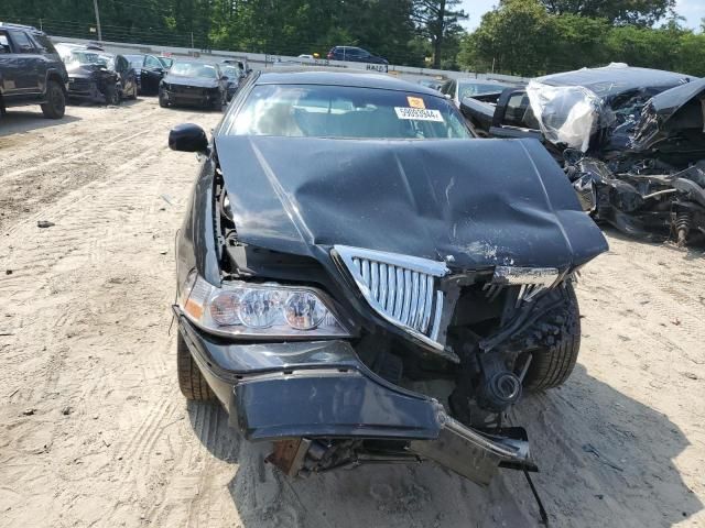 2010 Lincoln Town Car Signature Limited