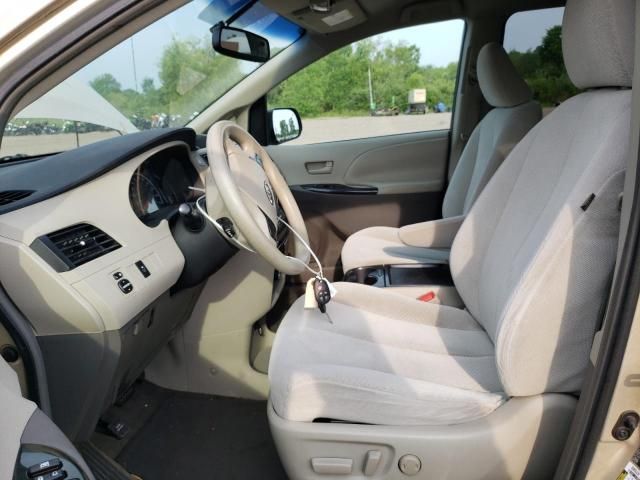 2011 Toyota Sienna LE