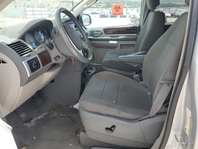 2010 Chrysler Town & Country Touring