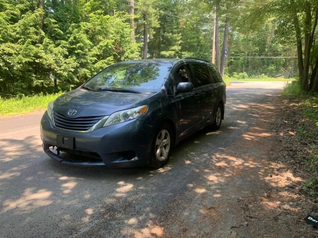 2016 Toyota Sienna LE