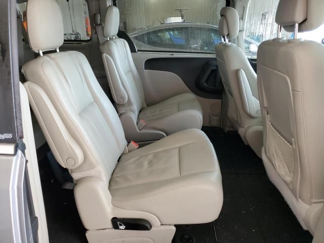 2013 Chrysler Town & Country Touring L