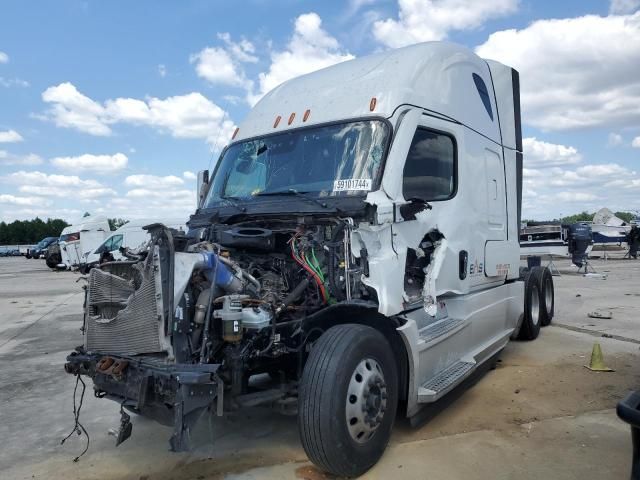 2021 Freightliner Cascadia 126