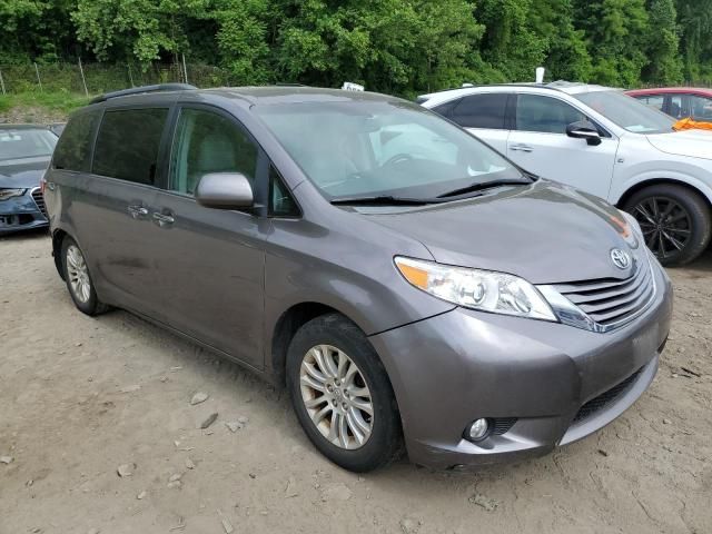 2015 Toyota Sienna XLE