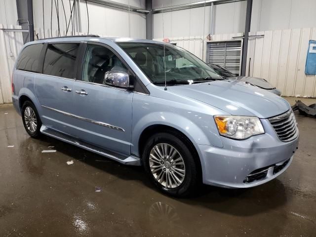 2013 Chrysler Town & Country Touring L