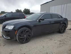 Carros dañados por inundaciones a la venta en subasta: 2017 Chrysler 300 Limited