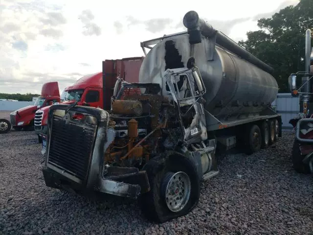 2002 Freightliner Conventional FLD120