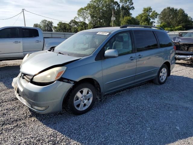 2004 Toyota Sienna XLE