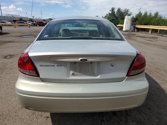 2004 Ford Taurus SE