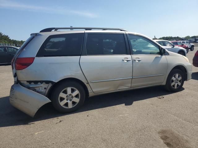 2004 Toyota Sienna CE