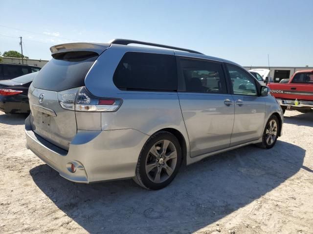 2011 Toyota Sienna Sport