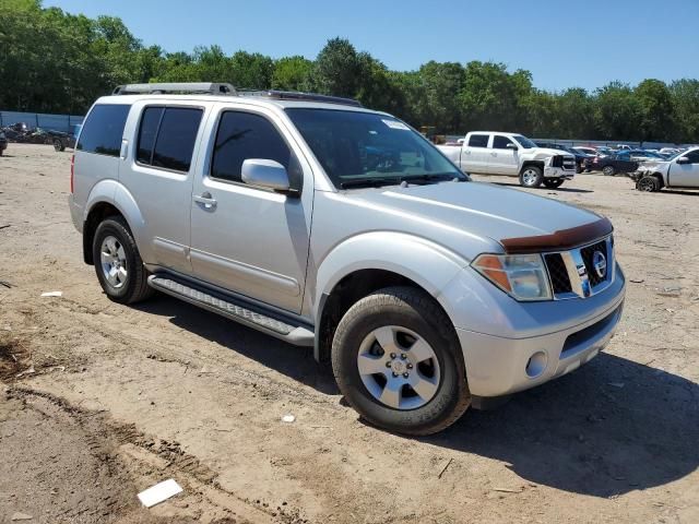 2005 Nissan Pathfinder LE