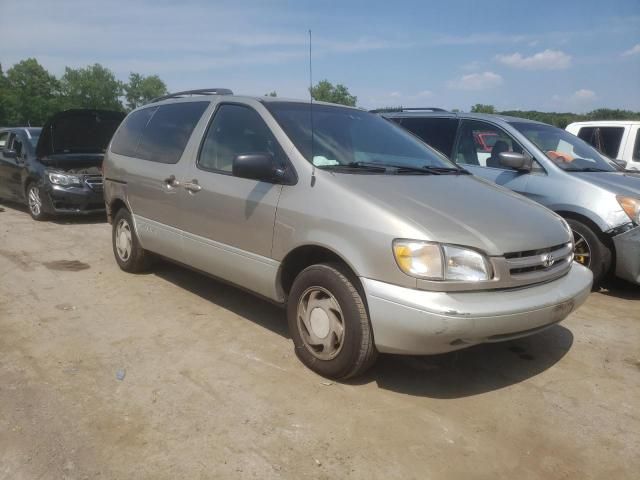 2000 Toyota Sienna LE