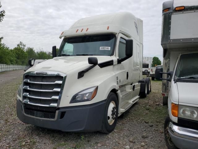 2019 Freightliner Cascadia 126