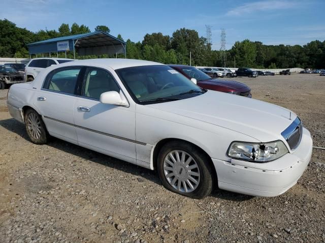 2005 Lincoln Town Car Signature