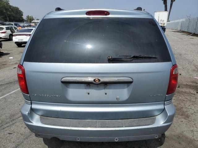 2005 Chrysler Town & Country Limited