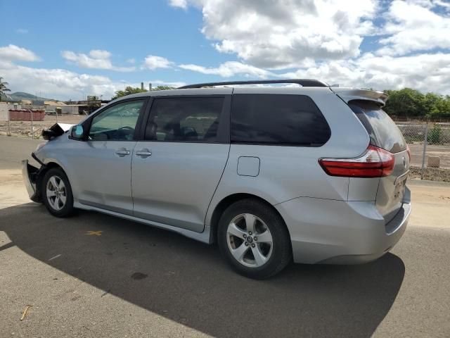 2019 Toyota Sienna LE