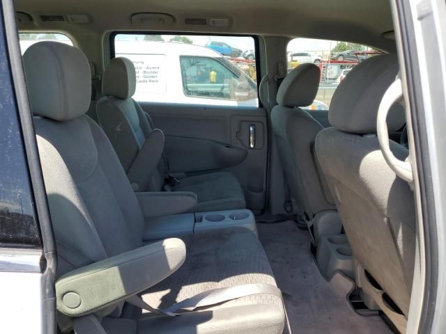 2015 Nissan Quest S