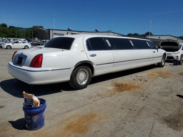 2001 Lincoln Town Car Executive