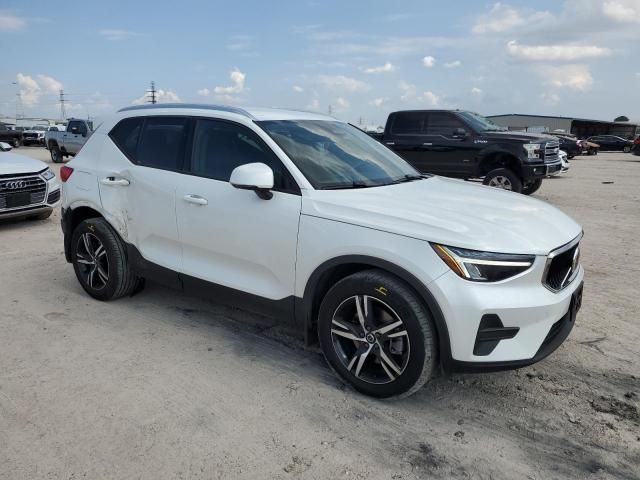 2023 Volvo XC40 Core