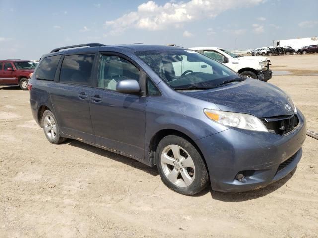 2016 Toyota Sienna LE