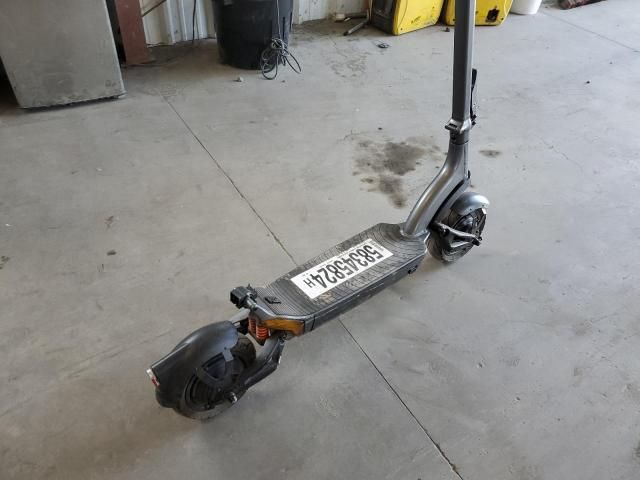 2000 Electra Elec Scooter