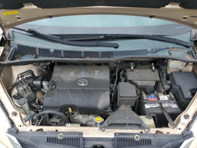 2013 Toyota Sienna LE