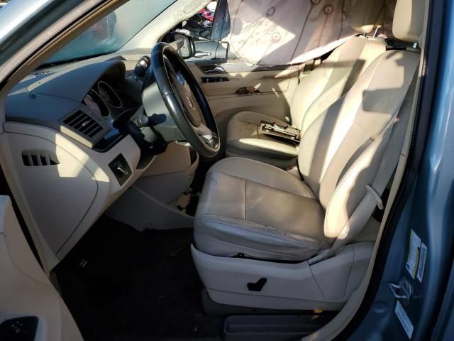 2010 Volkswagen Routan SE