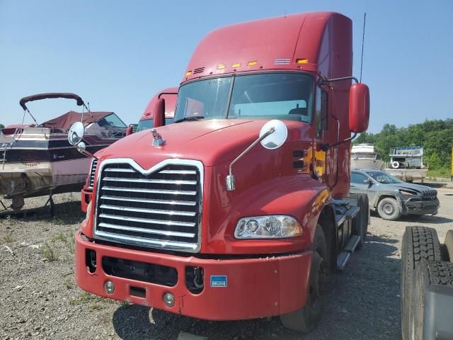 2013 Mack 600 CXU600