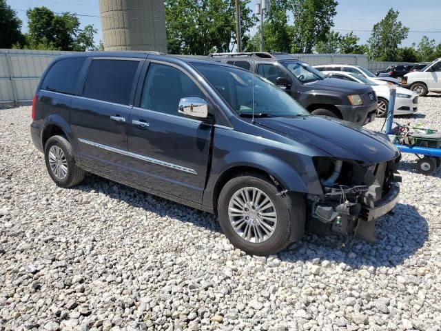 2013 Chrysler Town & Country Touring L