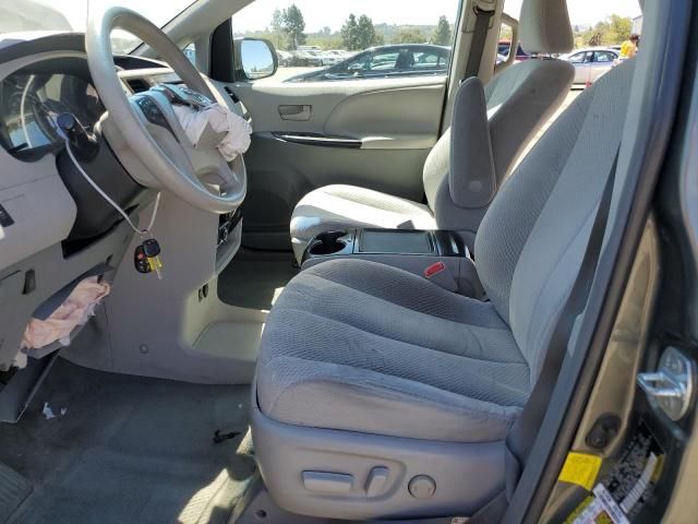 2012 Toyota Sienna LE