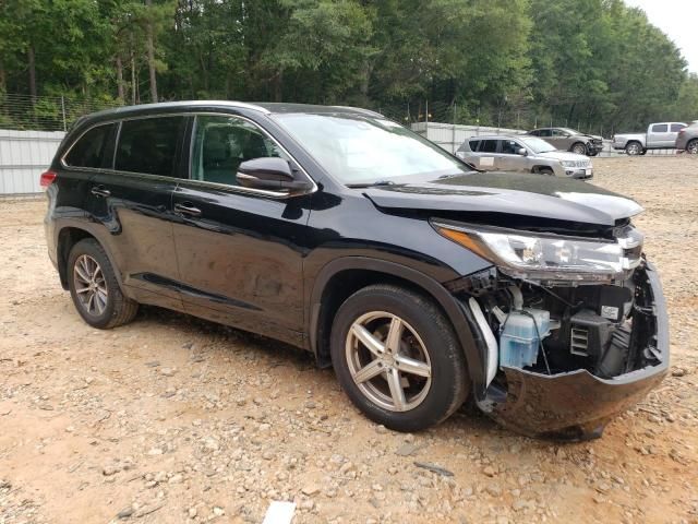 2017 Toyota Highlander SE