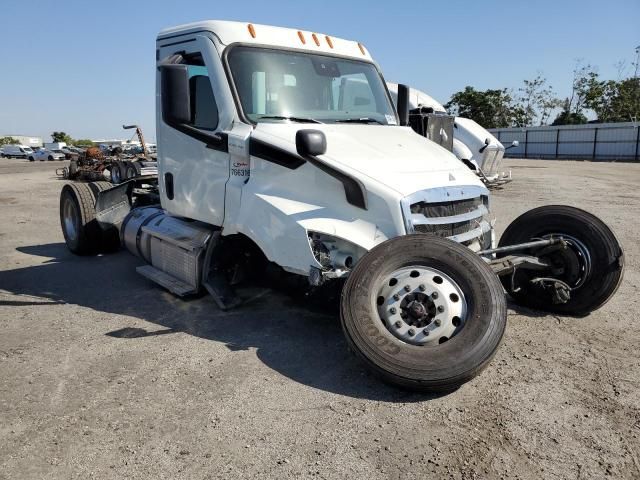 2024 Freightliner Cascadia 116