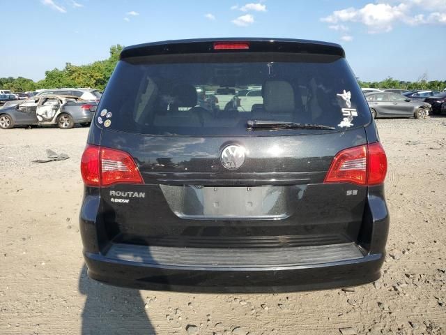 2013 Volkswagen Routan SE