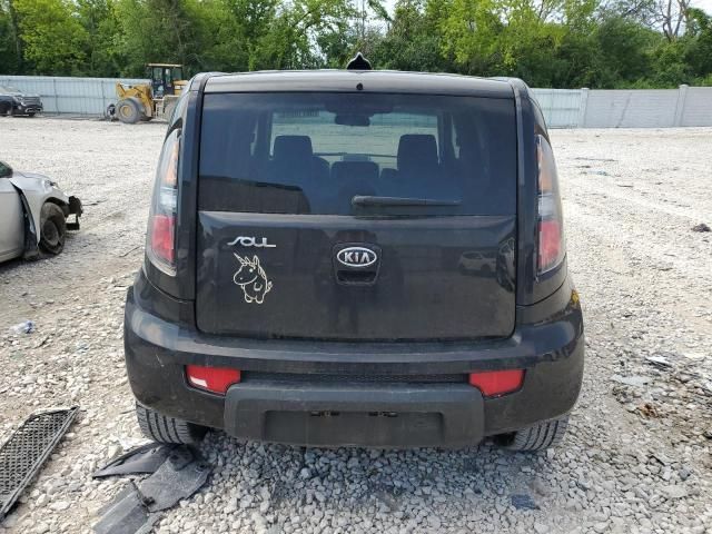 2010 KIA Soul +