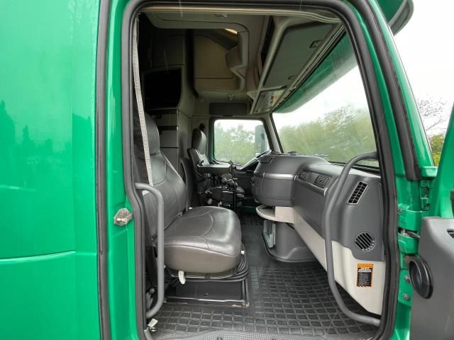 2011 Volvo VN VNL