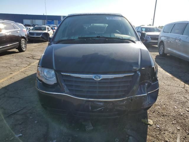 2007 Chrysler Town & Country LX