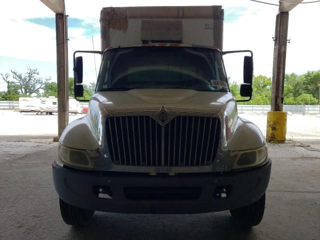 2004 International 4000 4200