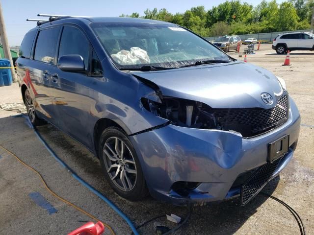 2015 Toyota Sienna LE