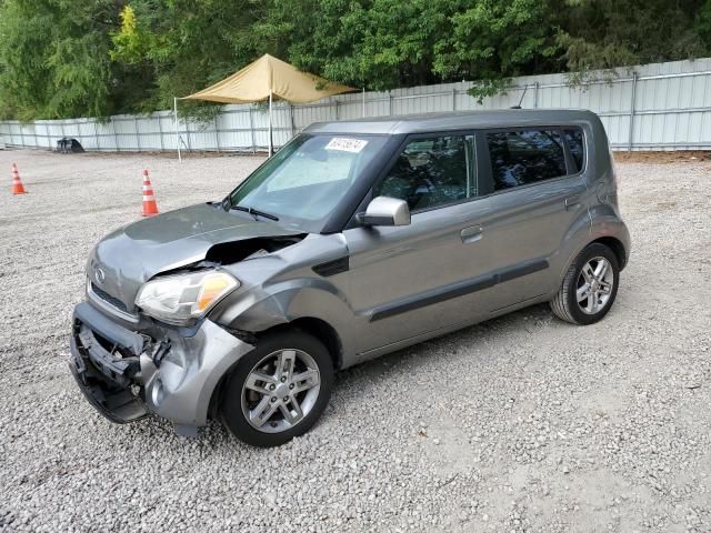 2010 KIA Soul +