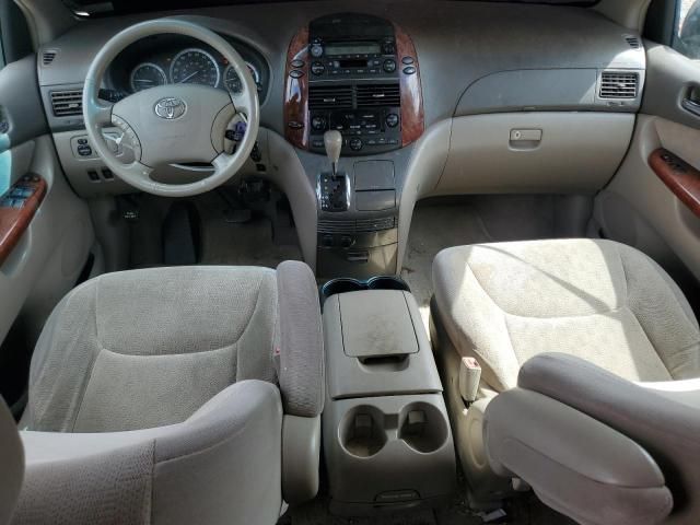 2004 Toyota Sienna XLE