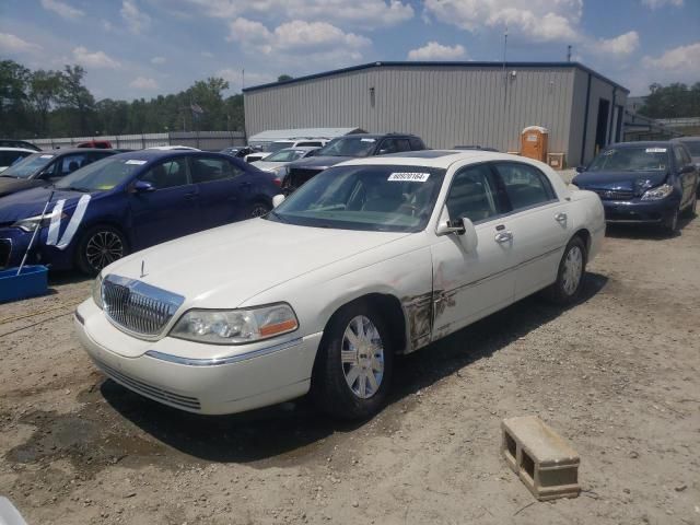 2005 Lincoln Town Car Signature Limited