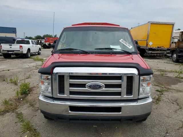 2010 Ford Econoline E350 Super Duty Cutaway Van