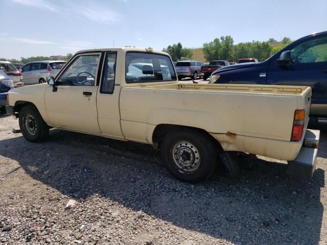 1984 Toyota Pickup Xtracab RN56 DLX