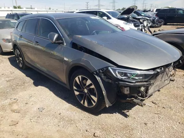 2019 Buick Regal Tourx Essence