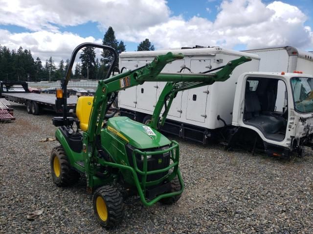 2022 John Deere 1025R