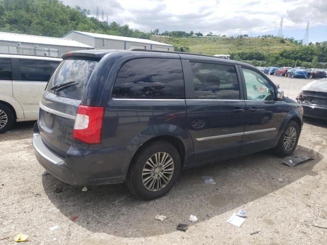 2014 Chrysler Town & Country Touring L