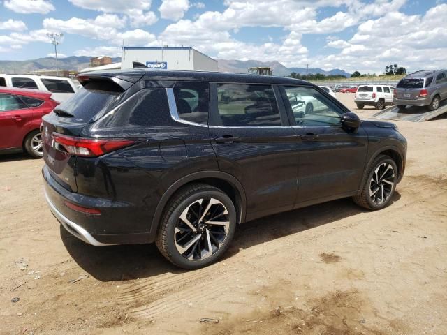 2023 Mitsubishi Outlander SE