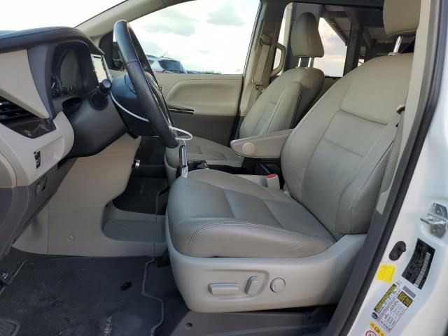 2019 Toyota Sienna XLE